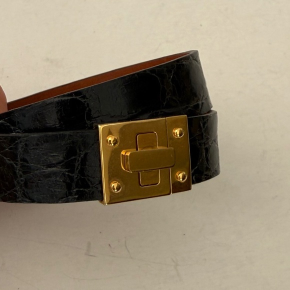 UNISEX ALLIGATOR LEATHER WRAP BRACELET - Picture 2 of 3